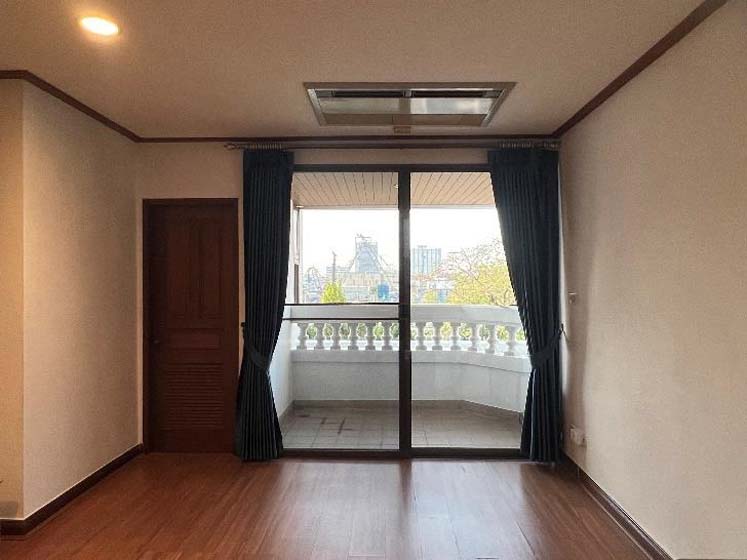 Condominium in Phaholyothin 